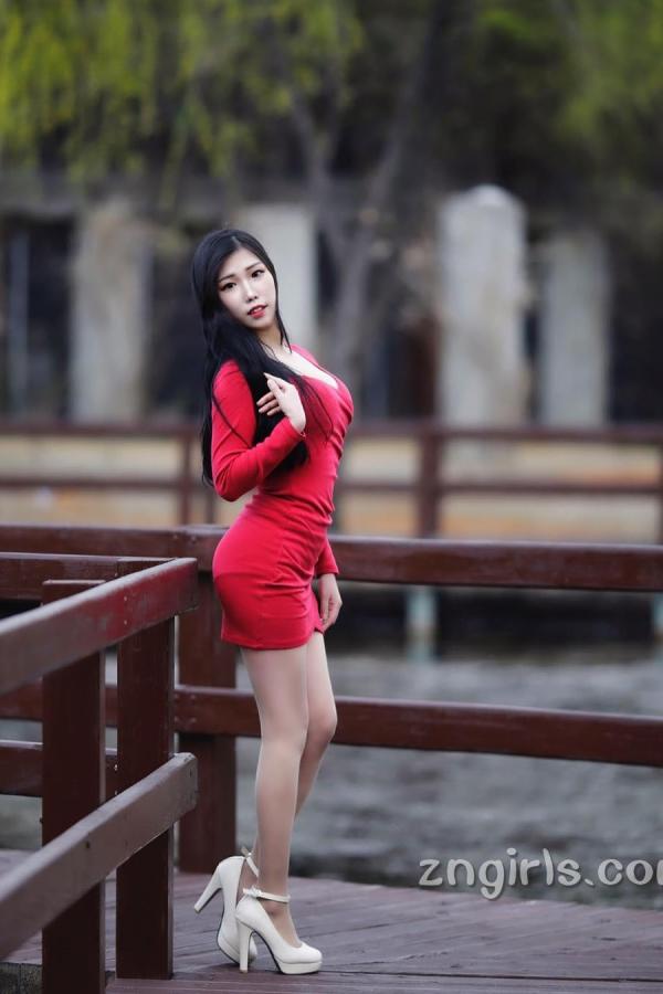 조달쏭 赵达颂 韩国美女조달쏭 街头性感写真美图第5张图片