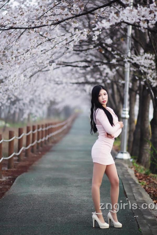 조달쏭 赵达颂 韩国美女조달쏭 街头性感写真美图第8张图片