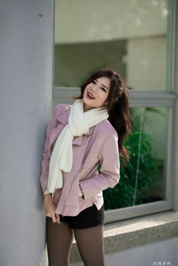 方唯真 Chubby唯真  台湾正妹方唯真《青年公园》唯美户外丝袜写真，清新甜美冬日时尚穿搭第16张图片