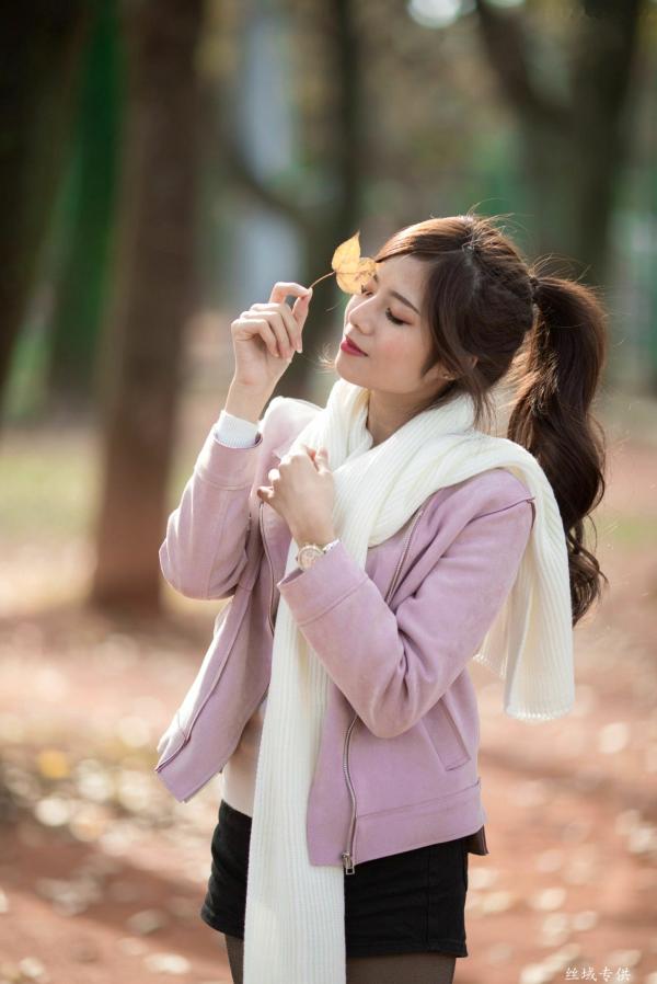 方唯真 Chubby唯真  台湾正妹方唯真《青年公园》唯美户外丝袜写真，清新甜美冬日时尚穿搭第26张图片