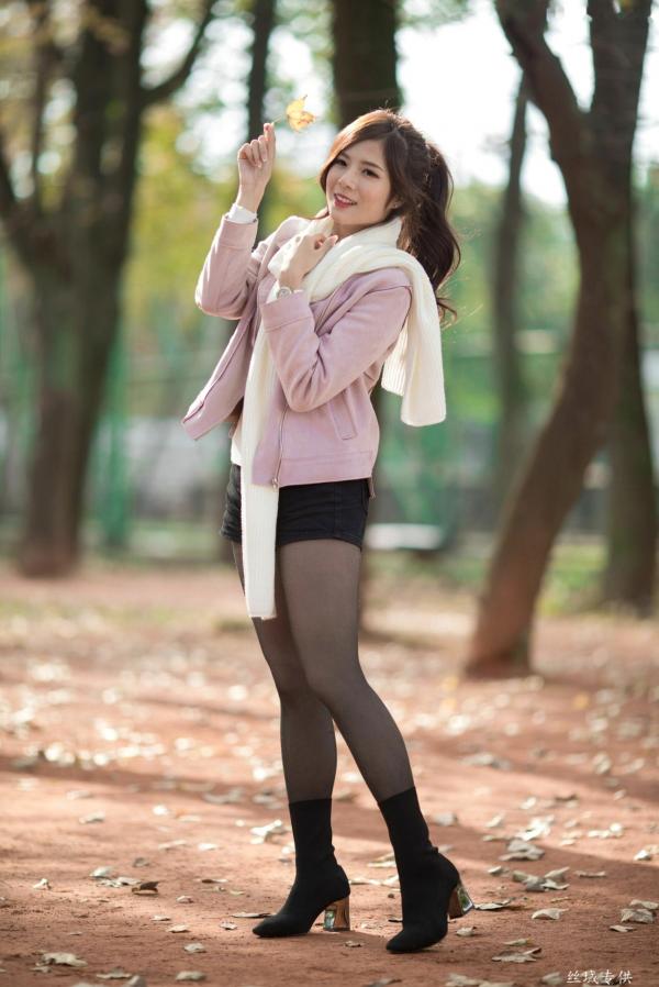 方唯真 Chubby唯真  台湾正妹方唯真《青年公园》唯美户外丝袜写真，清新甜美冬日时尚穿搭第27张图片
