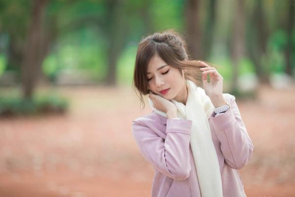 方唯真 Chubby唯真  台湾正妹方唯真《青年公园》唯美户外丝袜写真，清新甜美冬日时尚穿搭第31张图片