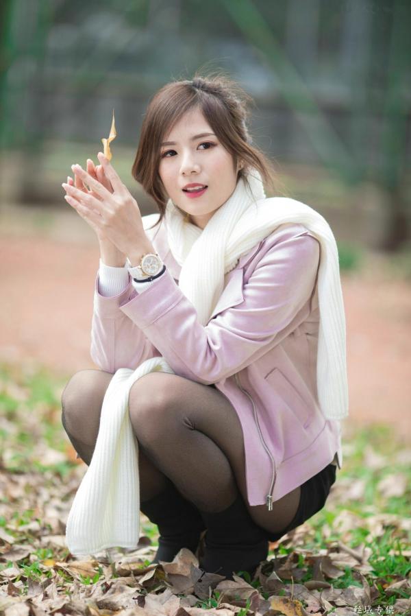 方唯真 Chubby唯真  台湾正妹方唯真《青年公园》唯美户外丝袜写真，清新甜美冬日时尚穿搭第37张图片