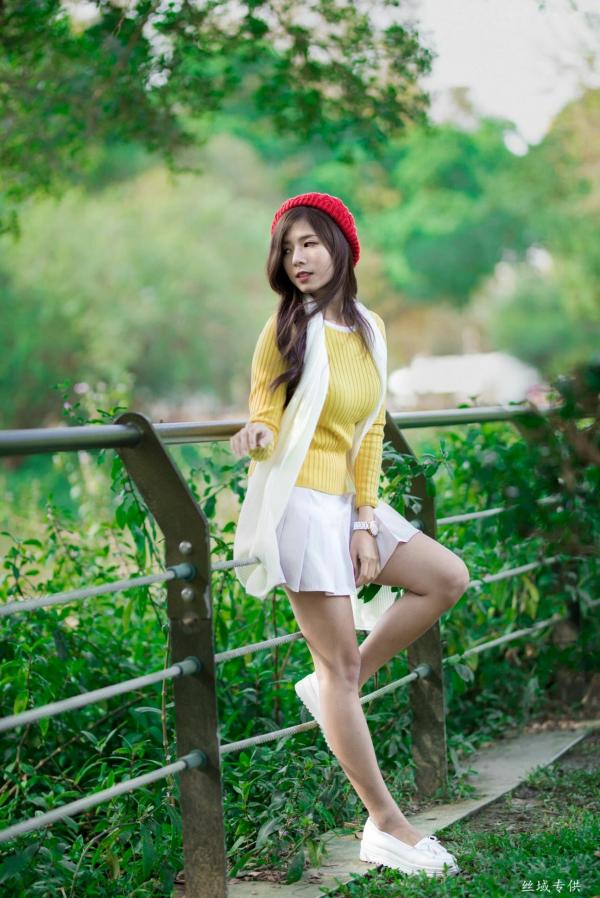 方唯真 Chubby唯真  台湾正妹方唯真《青年公园》唯美户外丝袜写真，清新甜美冬日时尚穿搭第39张图片
