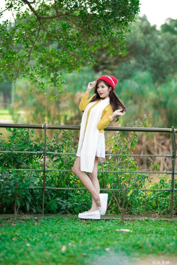 方唯真 Chubby唯真  台湾正妹方唯真《青年公园》唯美户外丝袜写真，清新甜美冬日时尚穿搭第44张图片