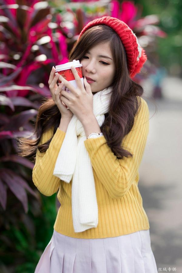 方唯真 Chubby唯真  台湾正妹方唯真《青年公园》唯美户外丝袜写真，清新甜美冬日时尚穿搭第66张图片