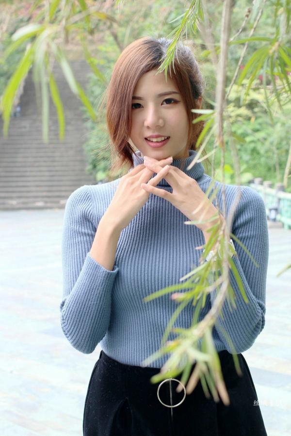 方唯真 Chubby唯真  台湾正妹方唯真花博园户外清新生活写真（三套服装）第40张图片