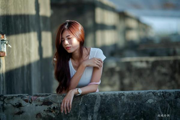 方唯真 Chubby唯真  台湾正妹_ 方唯真《吊带裤+校服系列》清新户外治愈写真，青春元气少女制服诱惑，气质甜美迷人，[63P]第22张图片