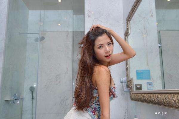 方唯真 Chubby唯真  台湾正妹方唯真：全套浴室私房写真，浴巾包裹下的清新纯欲，展现柔美气质第14张图片