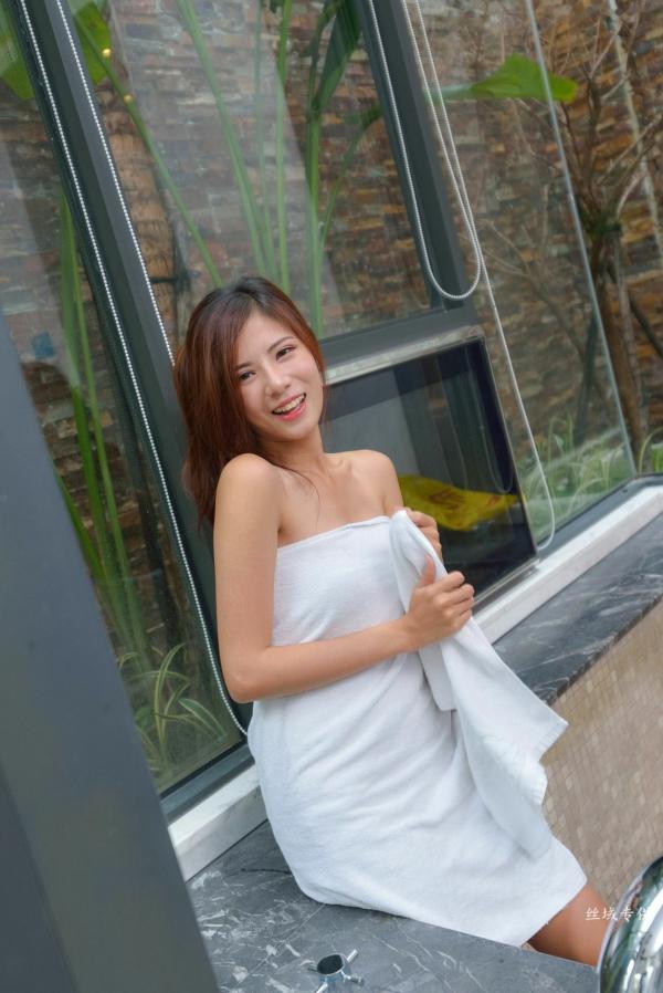 方唯真 Chubby唯真  台湾正妹方唯真：全套浴室私房写真，浴巾包裹下的清新纯欲，展现柔美气质第85张图片