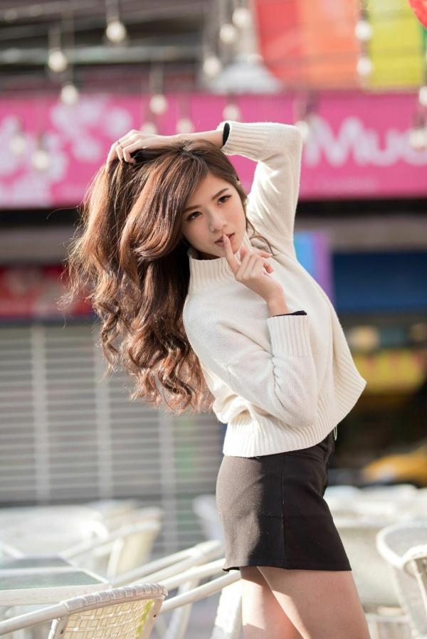 方唯真 Chubby唯真  方唯真《西门町街拍》百变风格写真，台北都市时尚潮流，元气女神穿搭示范，高清街头实拍图集第3张图片