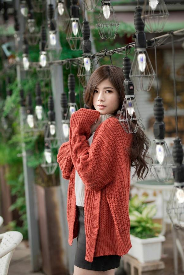 方唯真 Chubby唯真  方唯真《西门町街拍》百变风格写真，台北都市时尚潮流，元气女神穿搭示范，高清街头实拍图集第7张图片