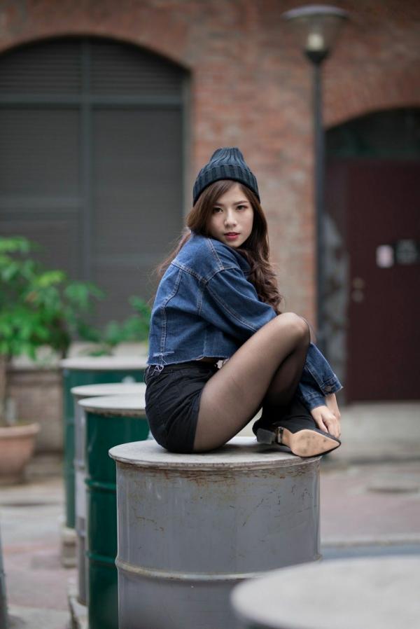 方唯真 Chubby唯真  方唯真《西门町街拍》百变风格写真，台北都市时尚潮流，元气女神穿搭示范，高清街头实拍图集第17张图片