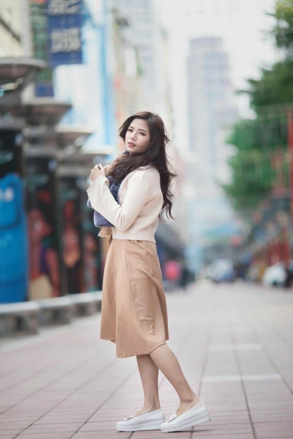 方唯真 Chubby唯真  方唯真《西门町街拍》百变风格写真，台北都市时尚潮流，元气女神穿搭示范，高清街头实拍图集第22张图片