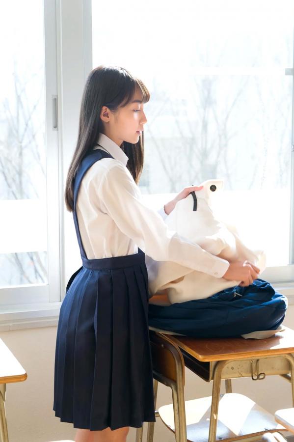 黒木ひかり 黑木光  《黒木ひかり - 神的美少女 スピサン グラビアフォトブック》清纯活力运动写真 治愈系甜美画报第2张图片