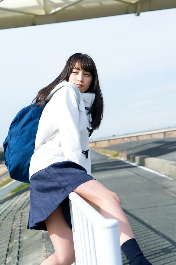 黒木ひかり 黑木光  《黒木ひかり - 神的美少女 スピサン グラビアフォトブック》清纯活力运动写真 治愈系甜美画报第32张图片