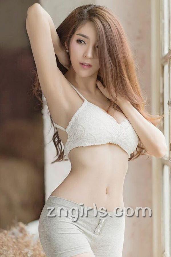Janet Kanokwan Saesim  泰国迷人车模Janet 香艳私房美照第25张图片