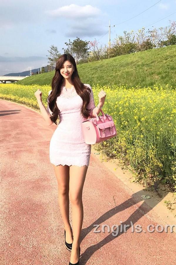 Jin Yeyoung 真艺英 韩国九头身美女Jin Yeyoung 黄金比例的大长腿第30张图片