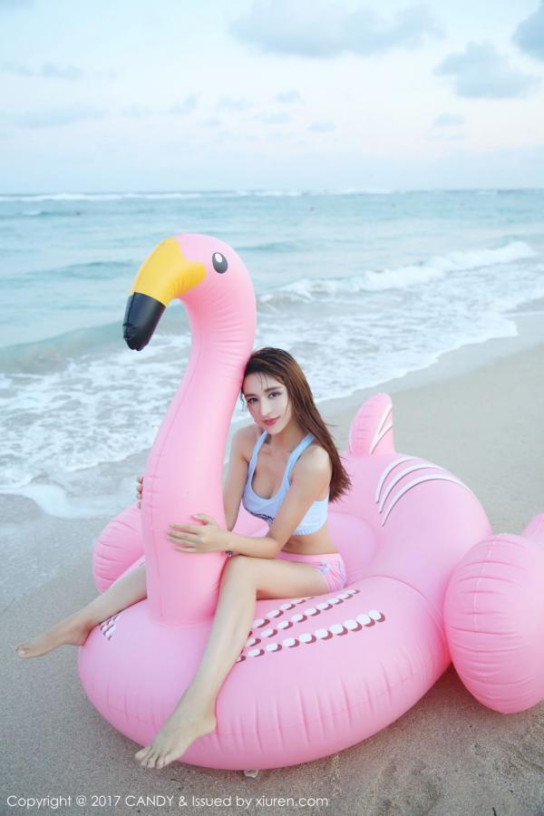 伊莉娜  双马尾气质美女伊莉娜 沙滩美腿秀混血魅力第42张图片