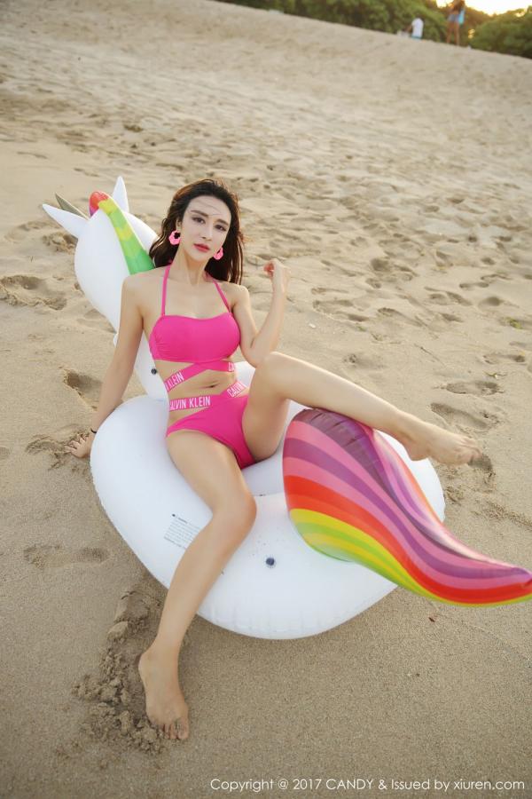伊莉娜  异域美人伊莉娜 沙滩粉红比基尼第34张图片