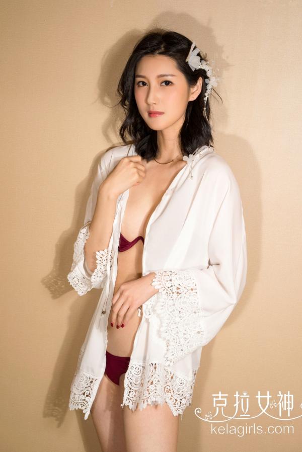 王睿   KelaGirls克拉女神-2018.05.21-王睿-清凉一夏：室内私房比基尼搭蕾丝罩衫写真第1张图片