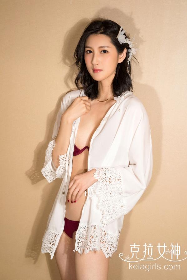 王睿   KelaGirls克拉女神-2018.05.21-王睿-清凉一夏：室内私房比基尼搭蕾丝罩衫写真第2张图片