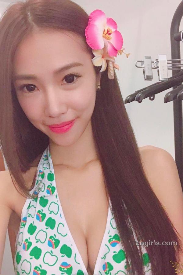 林芮欣 黛熙Daisy 17平台女主播黛熙Daisy 爱猫女生的日常私房照第17张图片