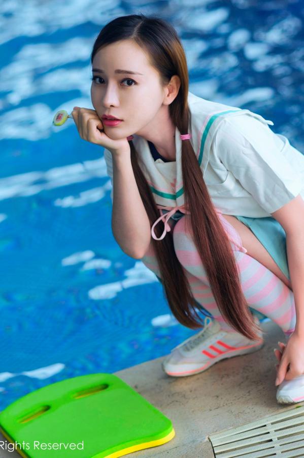 艾小青  网红主播艾小青 日系学生服泳池第11张图片