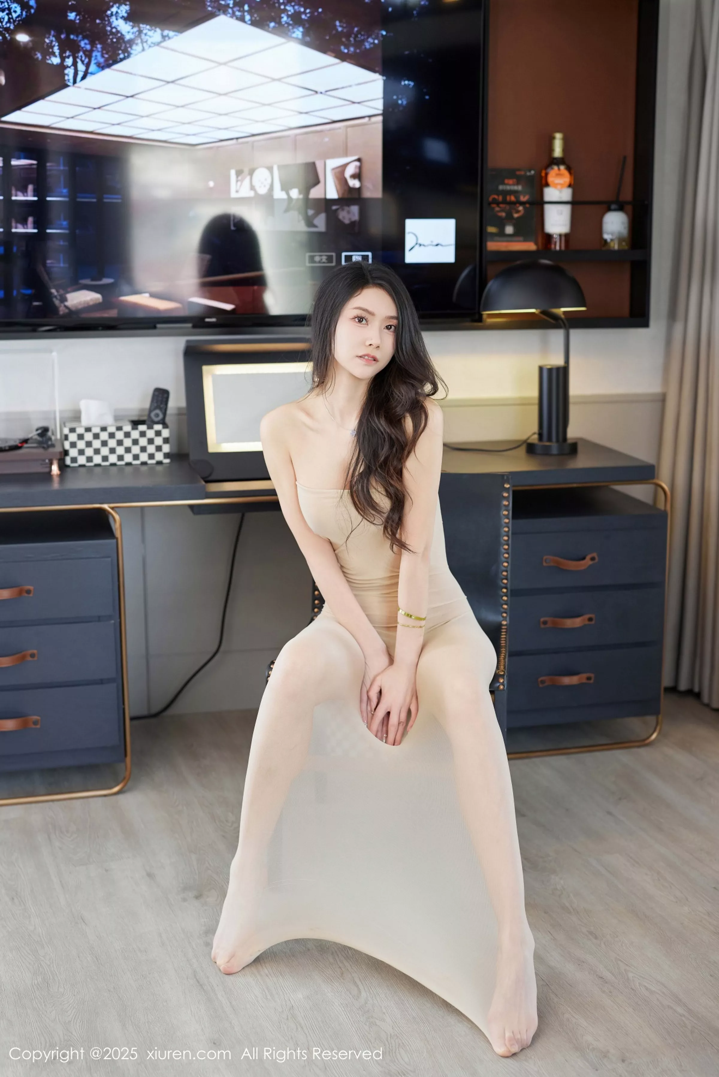 方子萱  [XiuRen]高清写真图 2025.04.21 No.10175 方子萱 高挑凹凸第30张图片