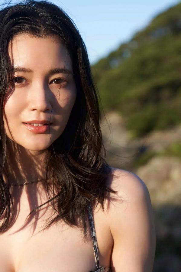 出口亜梨沙 出口亚梨沙 出口亜梨沙 - fantastic 户外沙滩森林性感比基尼写真第32张图片