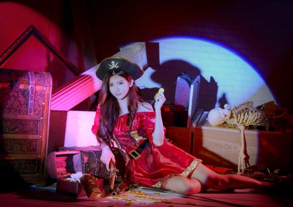 谢薇安 薇安Vivian  台湾正妹薇安Vivian硬核武装特工写真：飒爽制服棚拍，尽显酷飒冷艳作战风情第26张图片