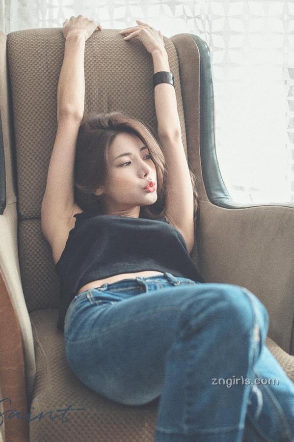 Mizili Yoon  南韩健身美人Mizili Yoon 无论车模还是举牌都性感第12张图片