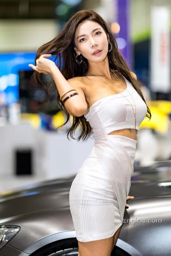 Mizili Yoon  南韩健身美人Mizili Yoon 无论车模还是举牌都性感第36张图片