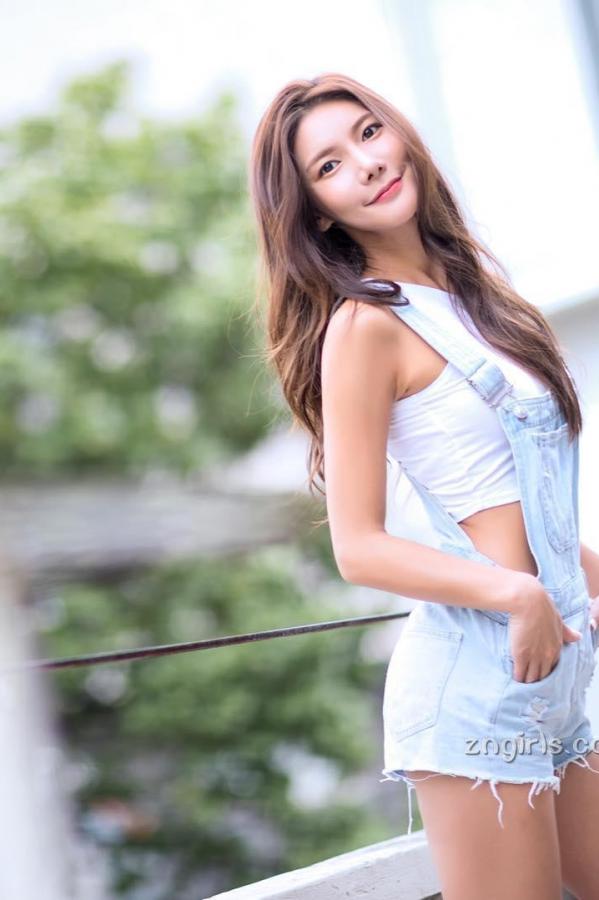Mizili Yoon  南韩健身美人Mizili Yoon 无论车模还是举牌都性感第44张图片