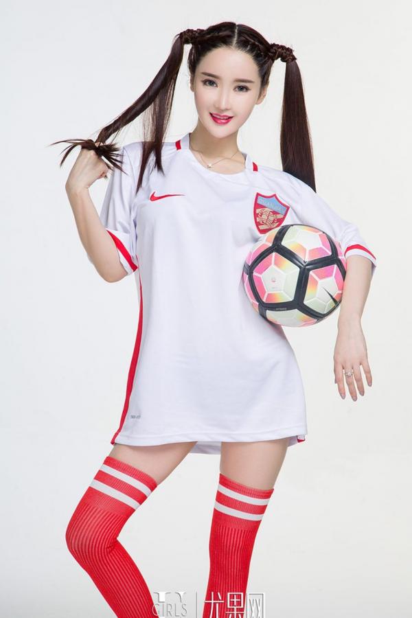   足球宝贝夏美首秀 中超联赛一球成名第9张图片