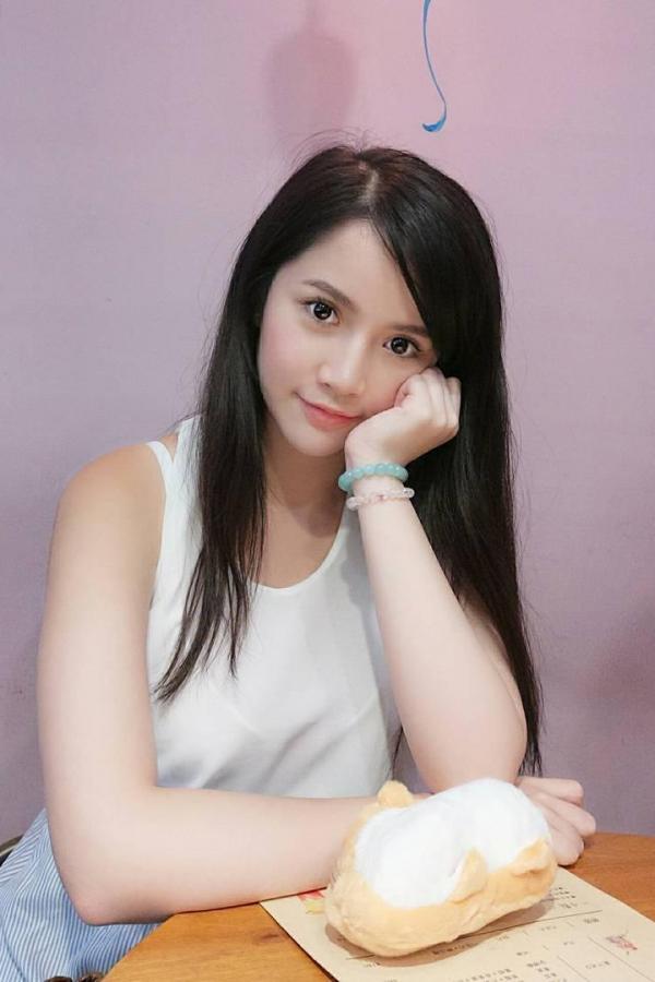 紫莹  香港可爱女生Amber Chan私房照第17张图片