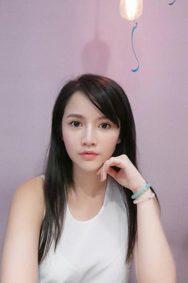 紫莹  香港可爱女生Amber Chan私房照第18张图片