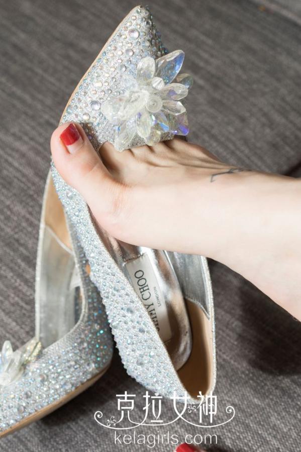 张茜  舞会公主张茜 《水晶鞋里的玉足》第22张图片