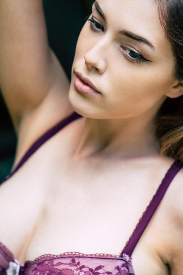 Lauren Summer Barrett 劳伦·萨默 Playboy模特儿Lauren Summer 夏日热辣的性感女神第43张图片