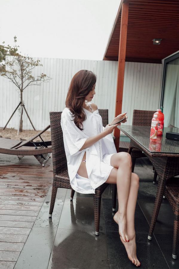 박다현 朴多铉  朴多贤- 气质长裙写真多拼第139张图片