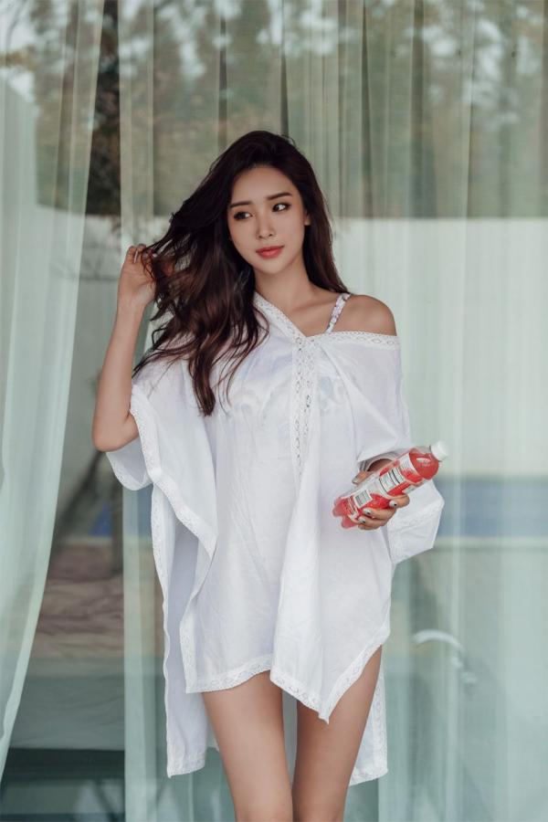 박다현 朴多铉  朴多贤- 气质长裙写真多拼第147张图片