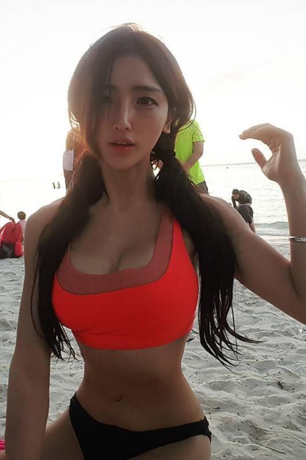 박세리 朴世莉 韩国健身美女박세리 紧身上衣超狂身材第3张图片