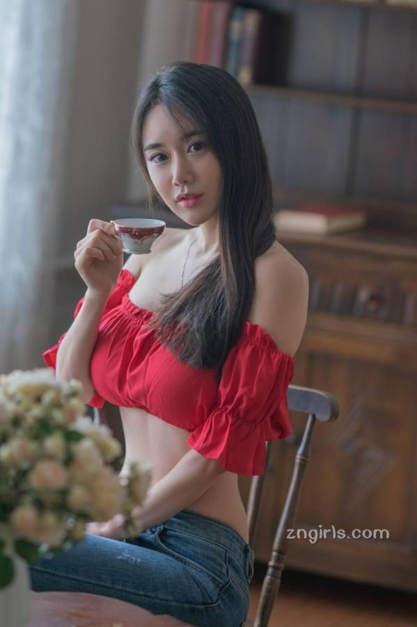 캔디  韩国外拍模特캔디 蜂腰翘臀极品身材第9张图片
