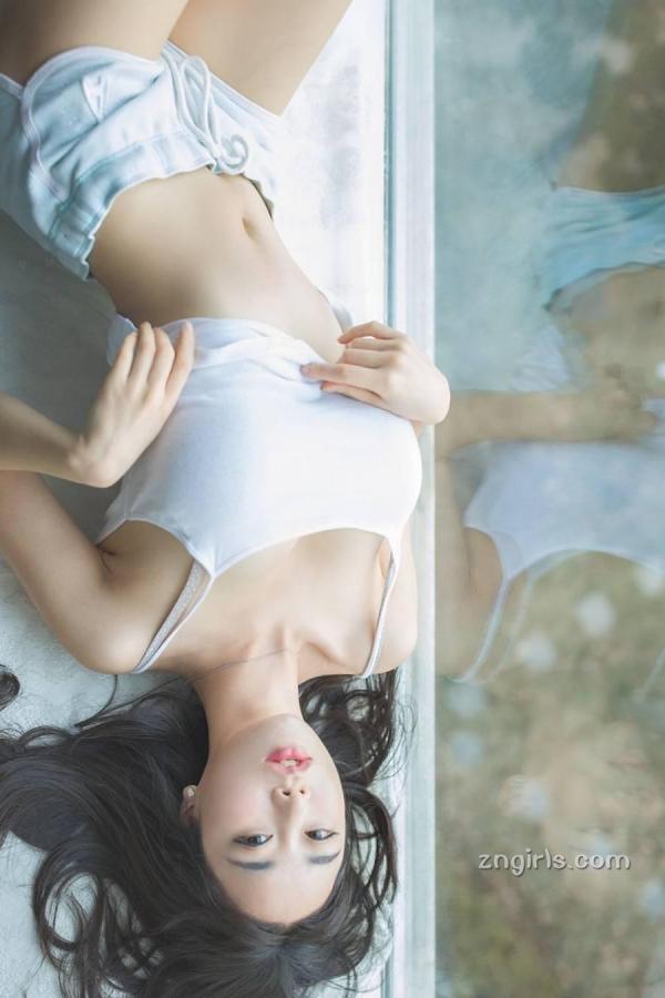캔디  韩国外拍模特캔디 蜂腰翘臀极品身材第73张图片