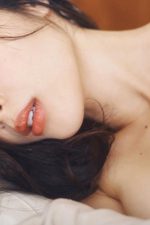 神部美咲  神部美咲 - ここだけの話 vol.2 阳光天台高叉泳衣与温柔私房写真第17张图片