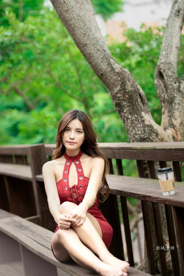 黃書庭 黄书庭  台湾美女黄书庭《北艺大》写真集：校园制服与蕾丝诱惑，呈现极致青春性感身材第31张图片