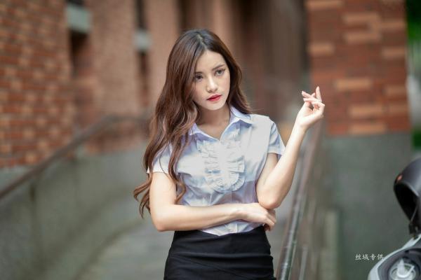 黃書庭 黄书庭  台湾美女黄书庭《北艺大》写真集：校园制服与蕾丝诱惑，呈现极致青春性感身材第46张图片
