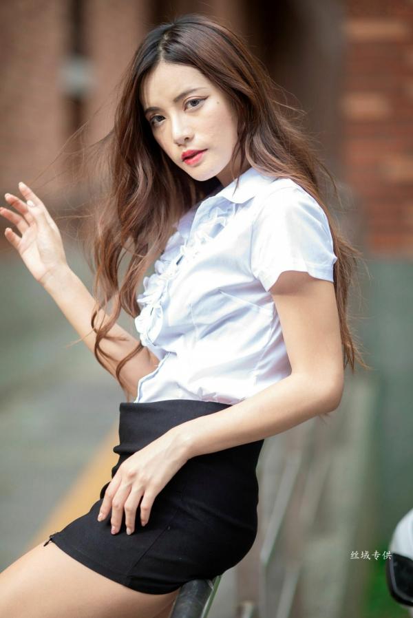 黃書庭 黄书庭  台湾美女黄书庭《北艺大》写真集：校园制服与蕾丝诱惑，呈现极致青春性感身材第47张图片