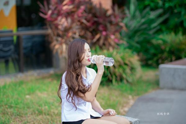 黃書庭 黄书庭  台湾美女黄书庭《北艺大》写真集：校园制服与蕾丝诱惑，呈现极致青春性感身材第62张图片