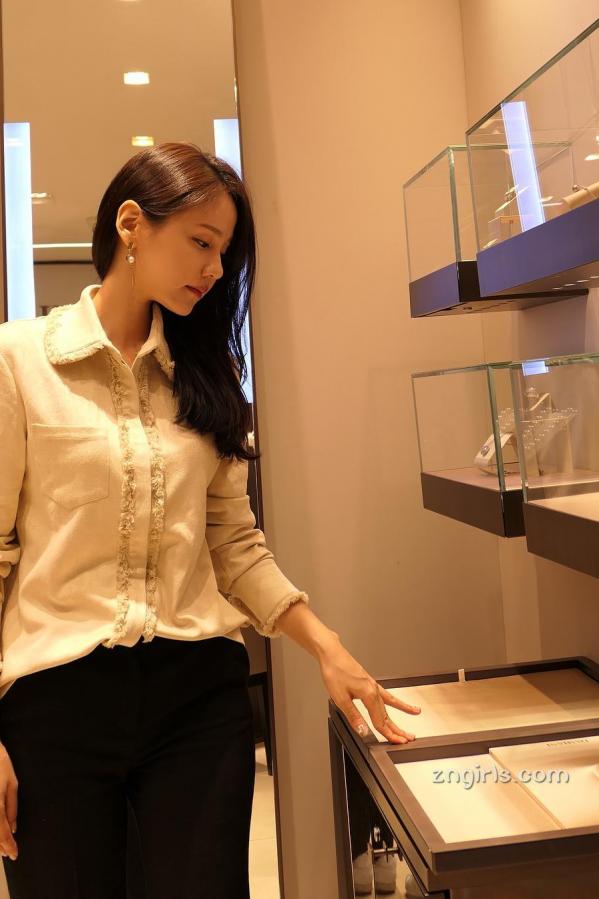 워너비너스  韩国美人店主Kim Pro的妖娆身段第39张图片